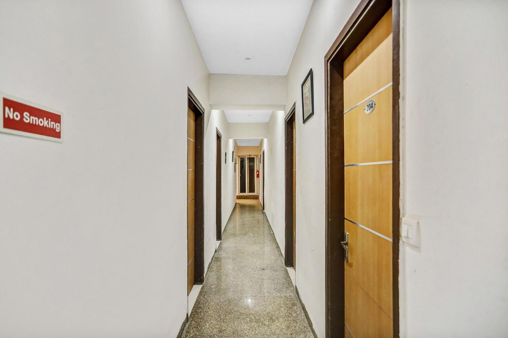 Townhouse 22956 Hotel Grand Residency Δελχί Εξωτερικό φωτογραφία