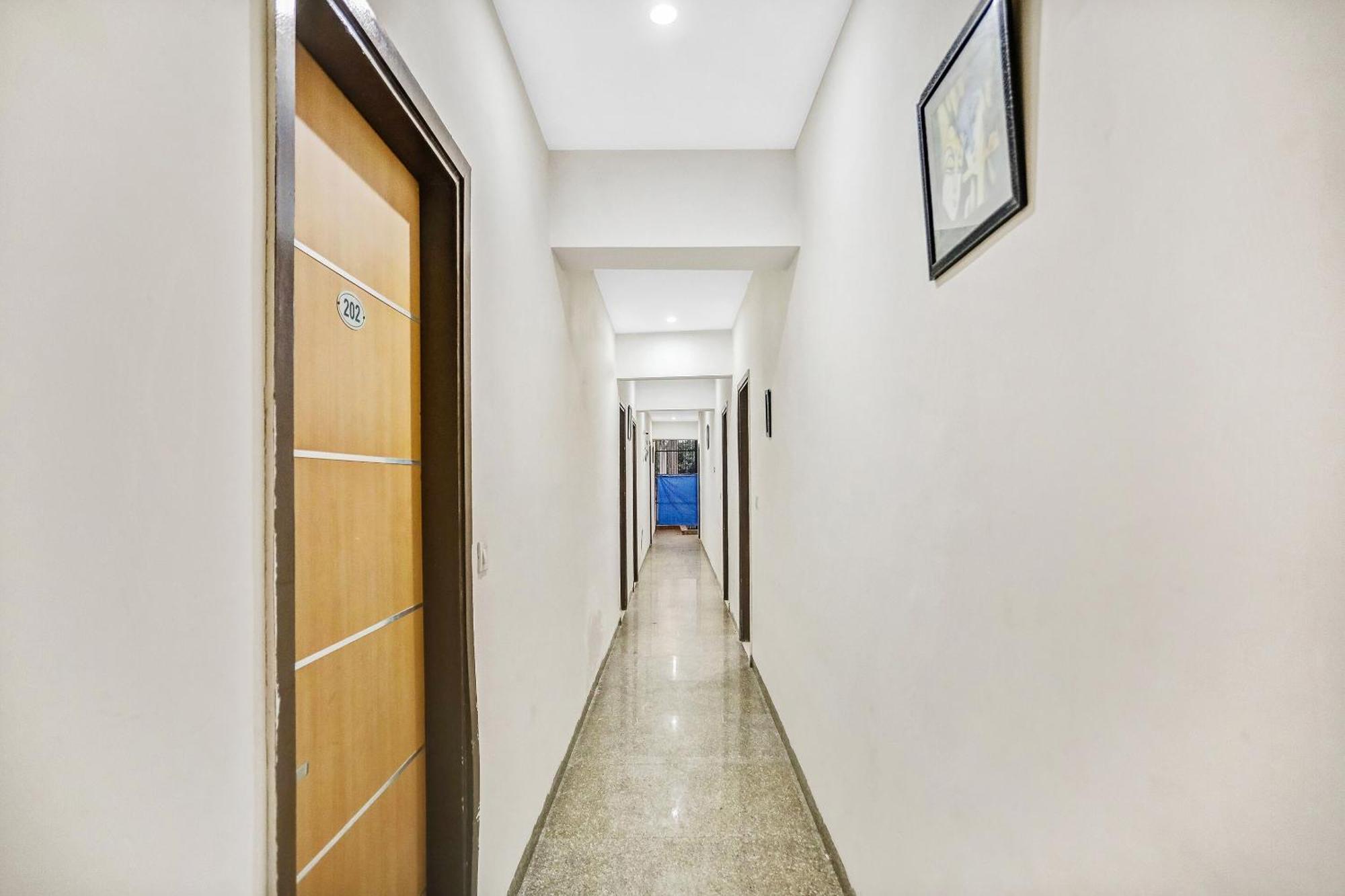 Townhouse 22956 Hotel Grand Residency Δελχί Εξωτερικό φωτογραφία