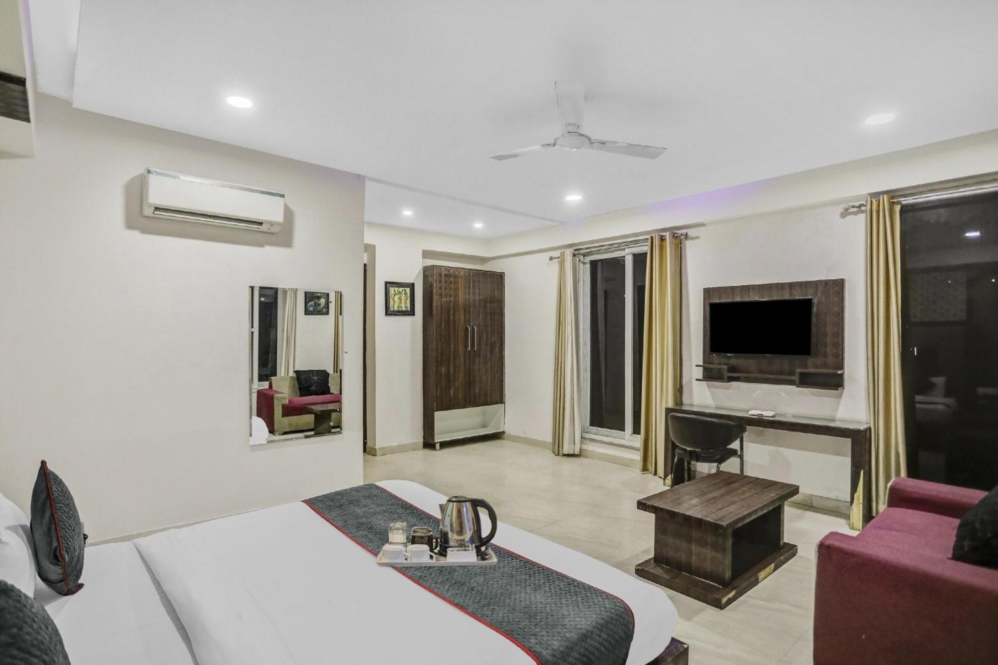 Townhouse 22956 Hotel Grand Residency Δελχί Εξωτερικό φωτογραφία